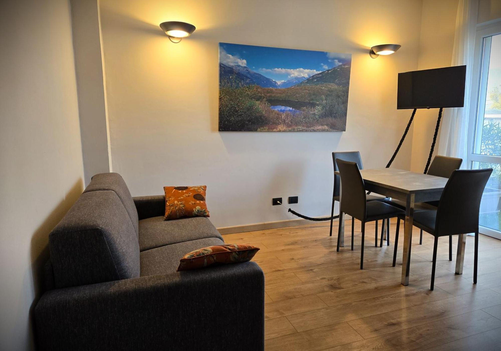 7 Lakes Aparthotel Burolo Exterior photo
